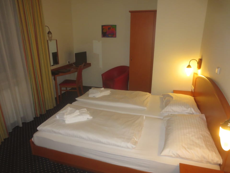Zimmer Suite Hotel 900 m zur Oper