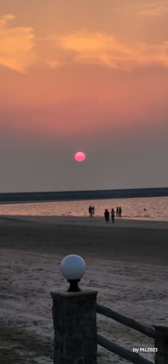 Strand The Cove Rotana Resort