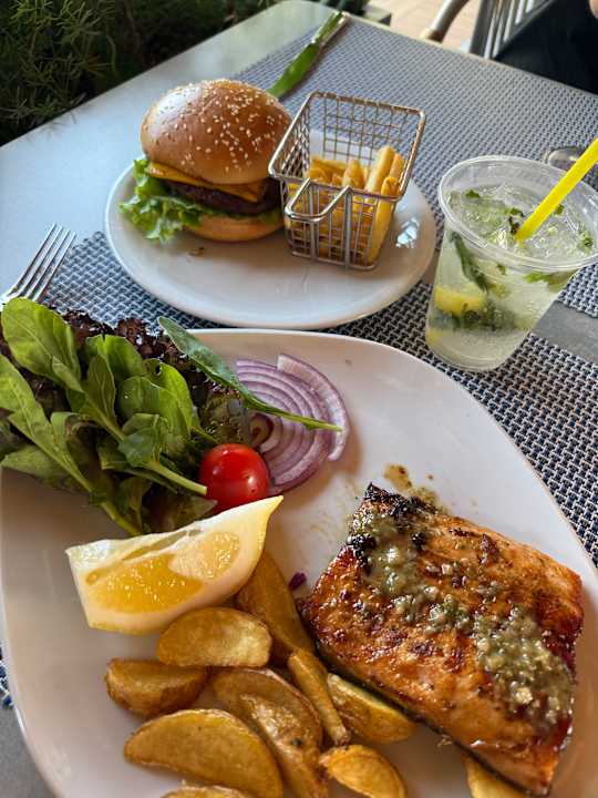 Gastro Quattro Beach Spa & Resort