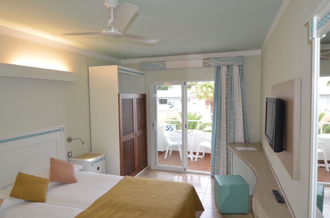 Unser Zimmer beim Bezug Hotel Bahia del Sol