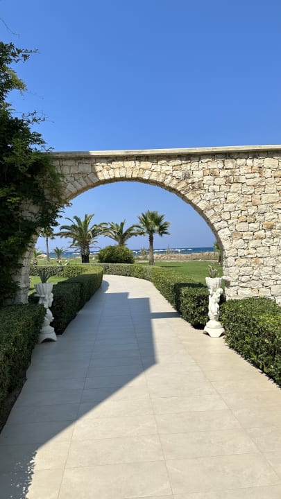 Gartenanlage Vantaris Palace