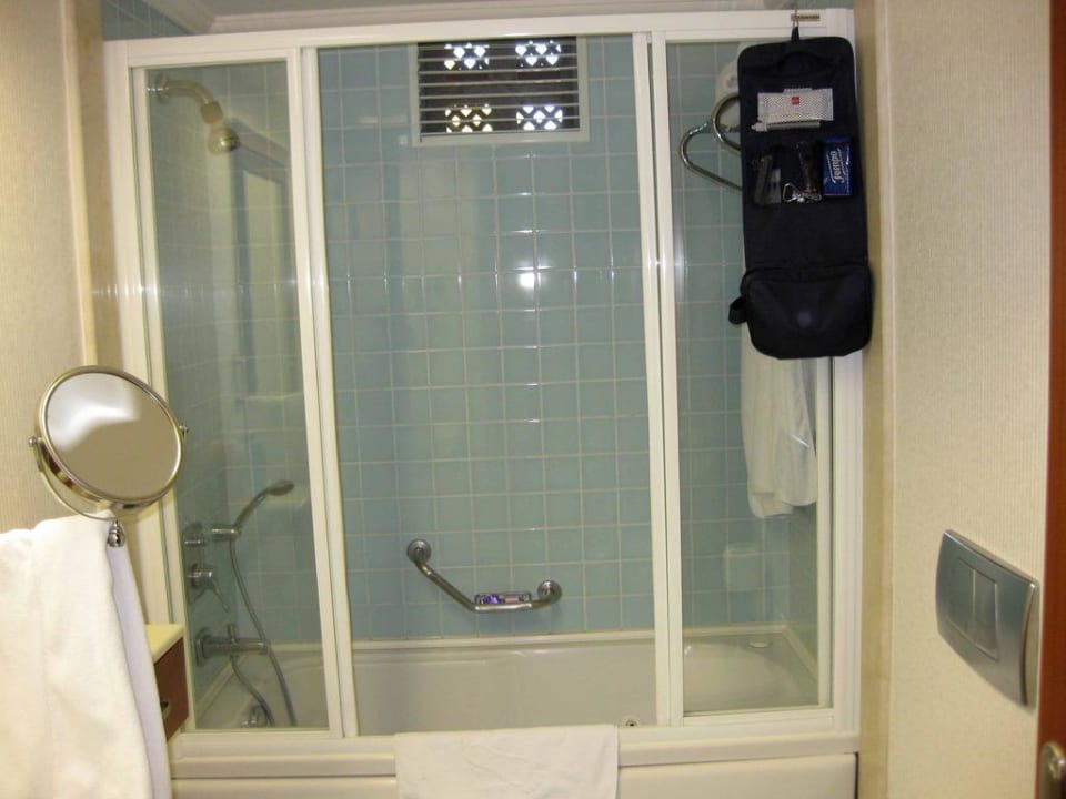 Dusche Appartment mit Lüftungsfenster Melas Holiday Village