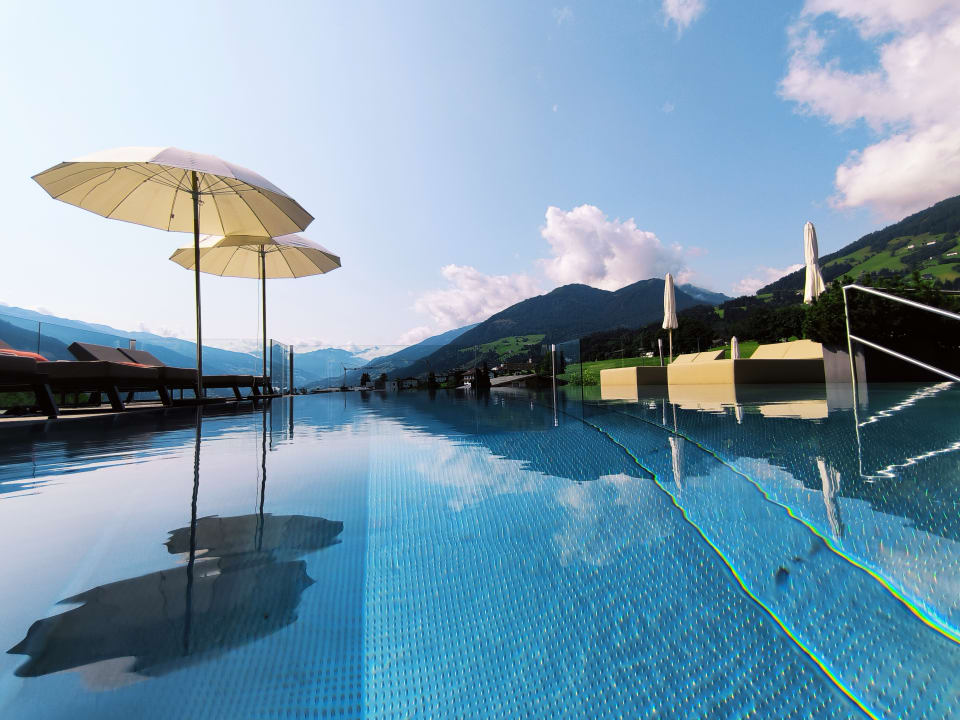 Pool Mia Alpina . Zillertal Family Retreat