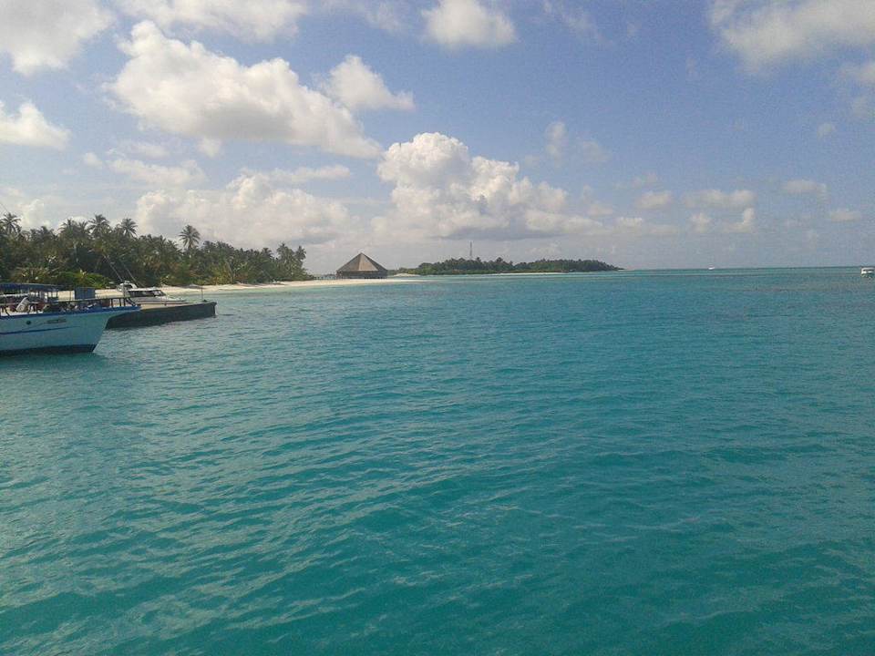 Blick zur Nachbarinsel Meeru Maldives Resort Island