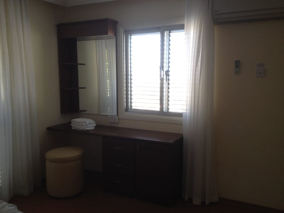 Schrank für alle Sachen von 3-4 Personen Riverside Garden Resort