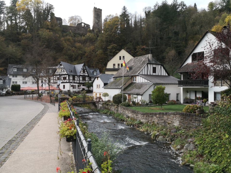 Außenansicht Landgasthof zur Burg Grenzau