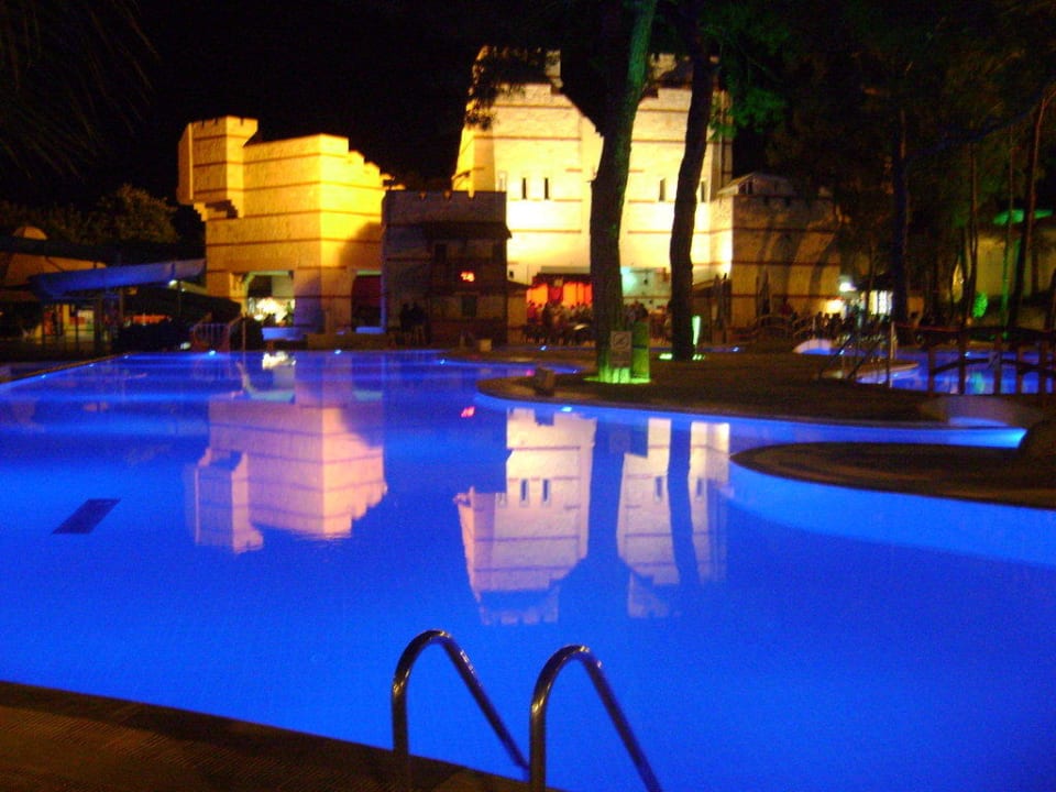Pool bei Nacht Ulusoy Kemer Holiday Club