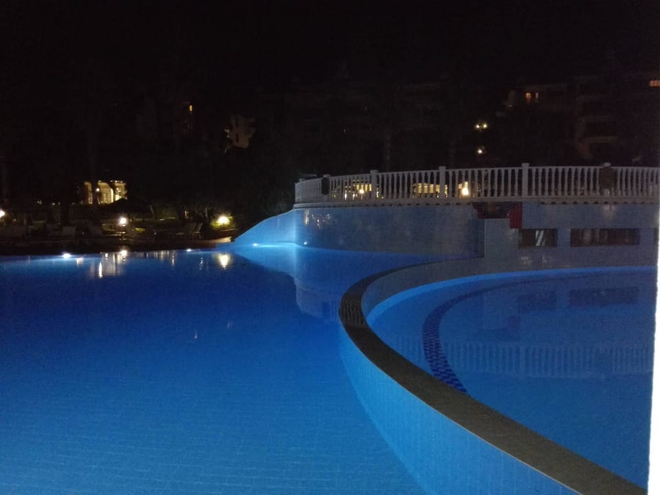 Beleuchter Pool zum Abend (Defne Ana) Hotel Defne Ana