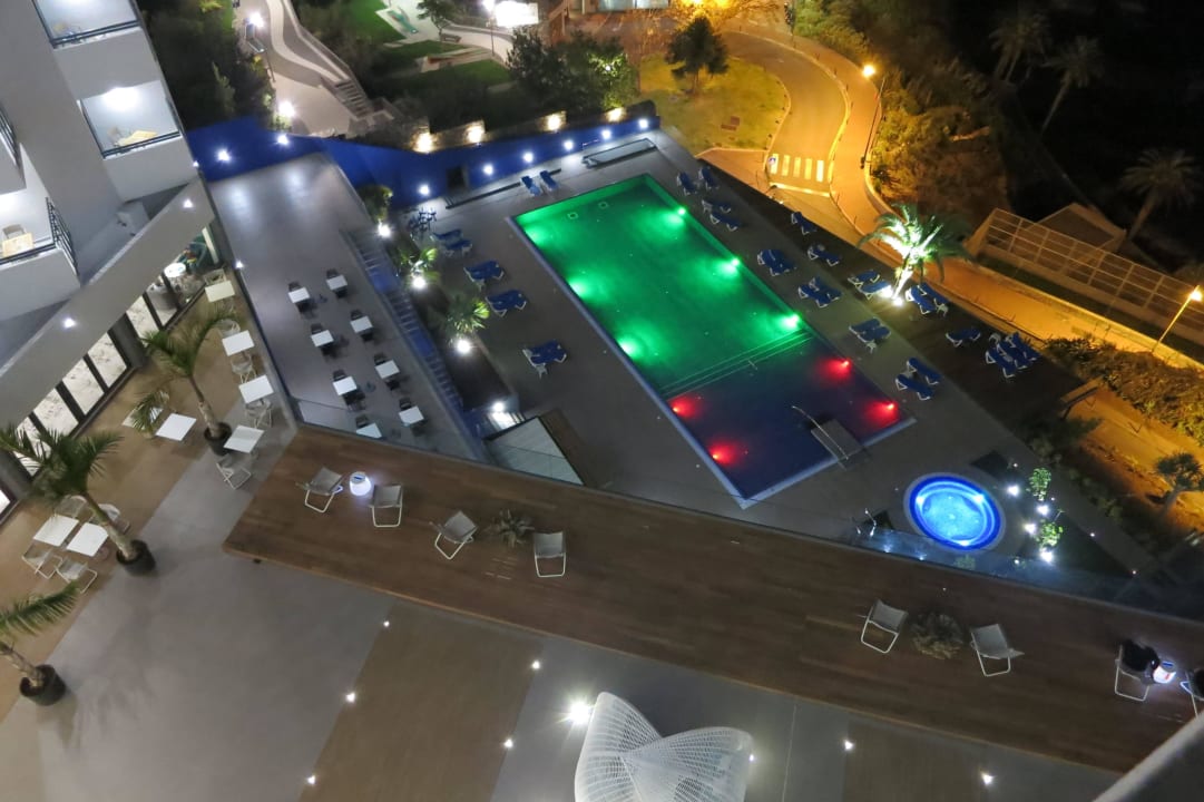 Blick vom Zimmer zum Pool Hotel Baia Azul