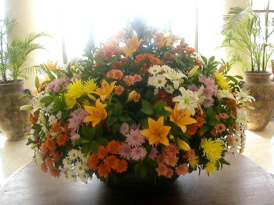 Blumenbouquet in der Lobby Porto Mare Hotel Porto Mare - PortoBay