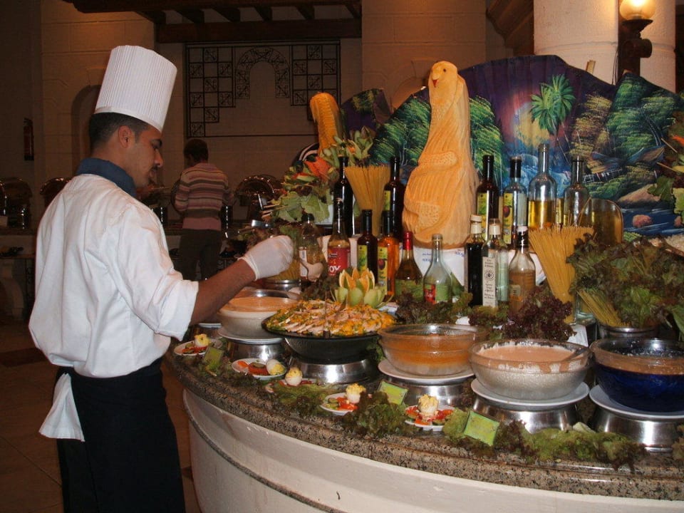 Kontrolle des Salatbuffets Pickalbatros Dana Beach Resort - Hurghada