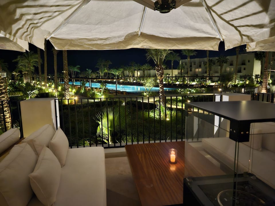 Gastro Serry Beach Resort