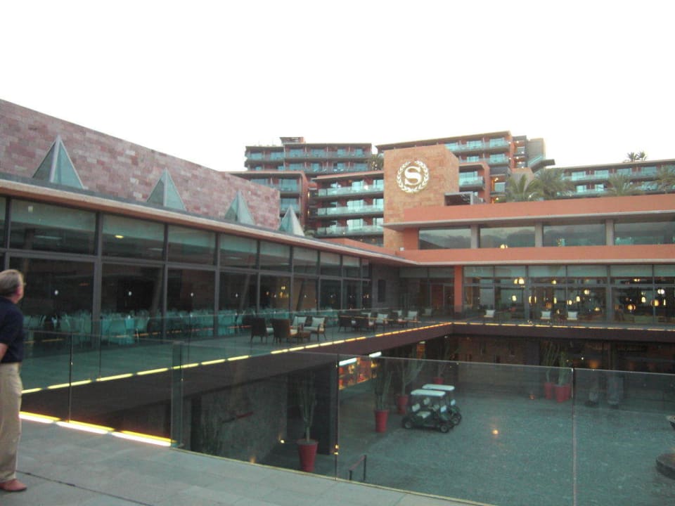 Das Hotel von außen Salobre Hotel Resort & Serenity