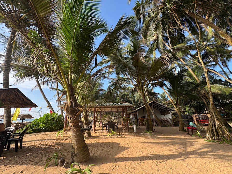 Strand Hotel Bentota Village