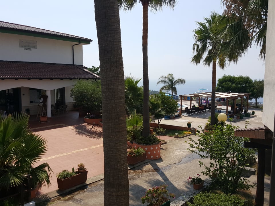 Blick von unserer Zugangstreppe  Hotel Residence Santa Monica