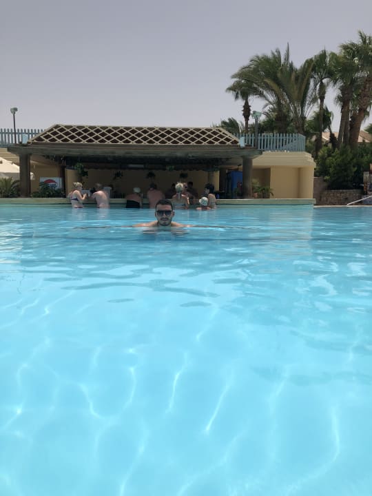 Pool Mövenpick Resort & Spa El Gouna