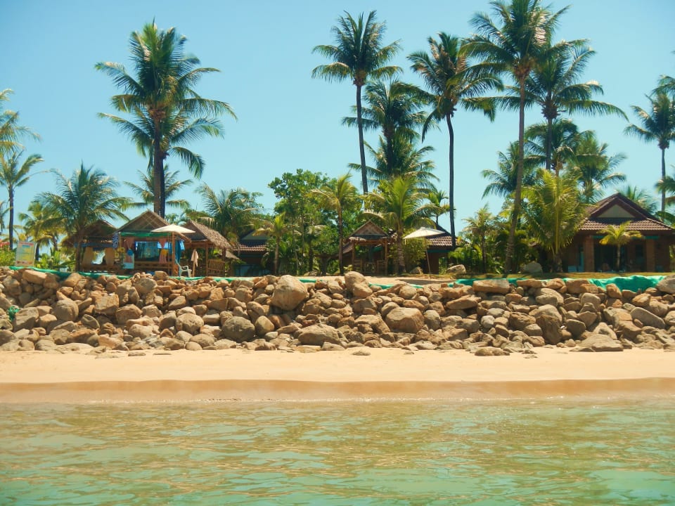 Blick vom Meer auf die Anlage Hotel New Sita Garden