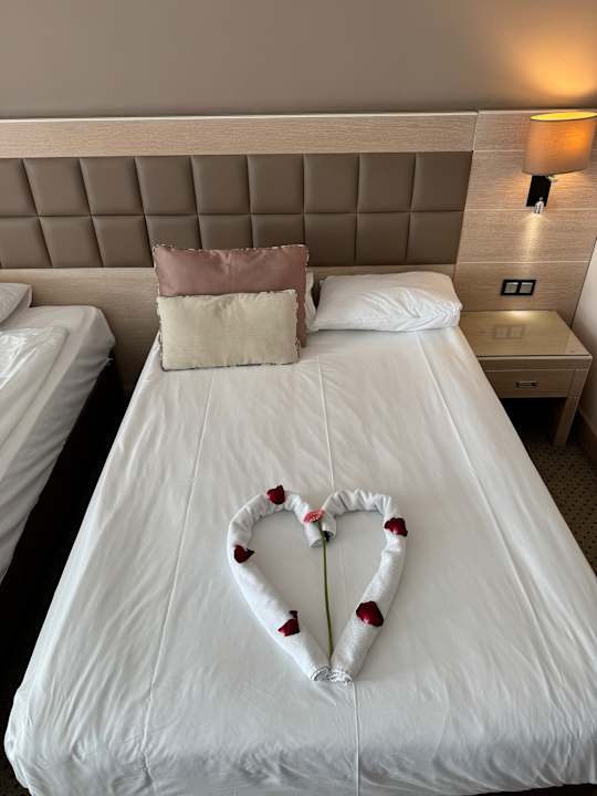 Zimmer Hotel Miracle Resort