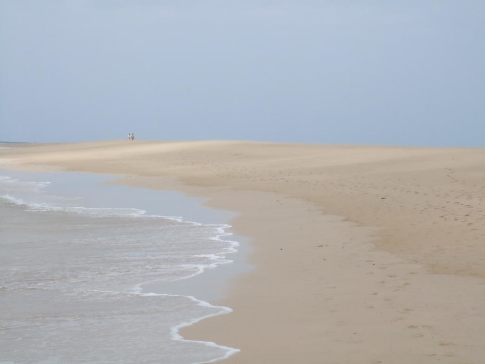 Der super lange Sandstrand H10 Playa Esmeralda - Adults only