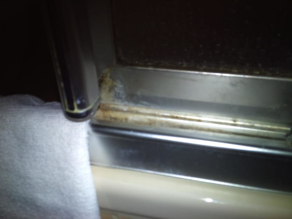 Tür der Dusche Fair Hotel an der Messe