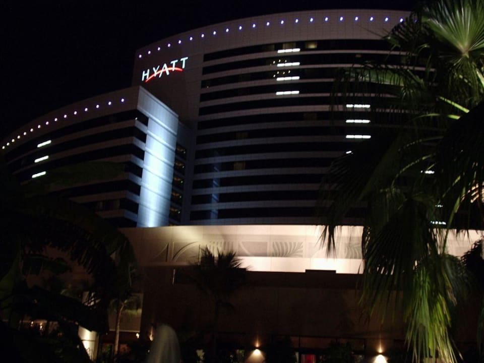 Hotel bei Nacht Grand Hyatt Dubai