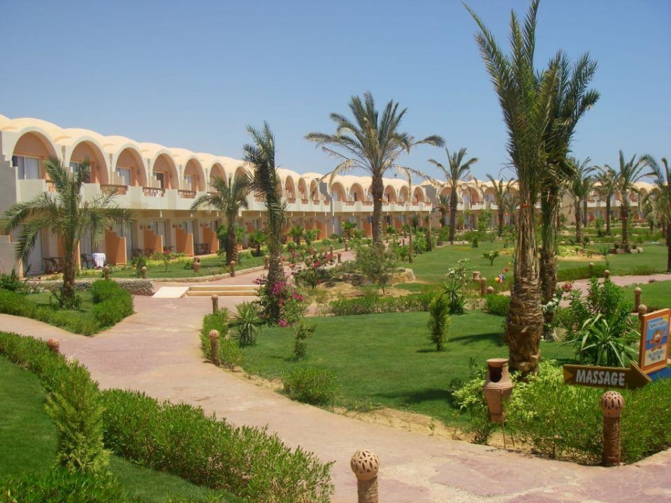 Anlage linke Seite Three Corners Sea Beach Resort