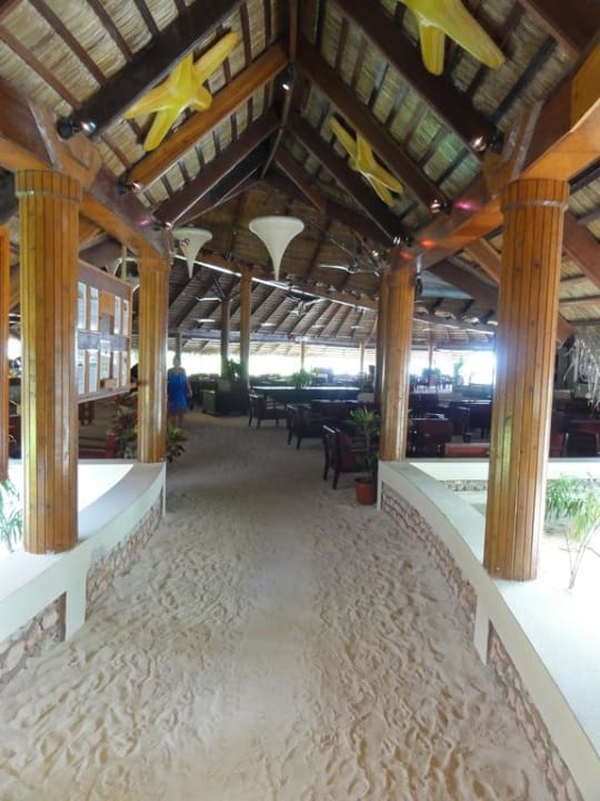 Babuna Bar Eingang Kuredu Kuredu Island Resort & Spa
