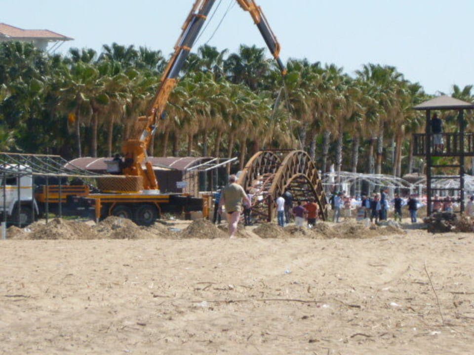 Installation du nouveau pont de promenade TUI BLUE Side