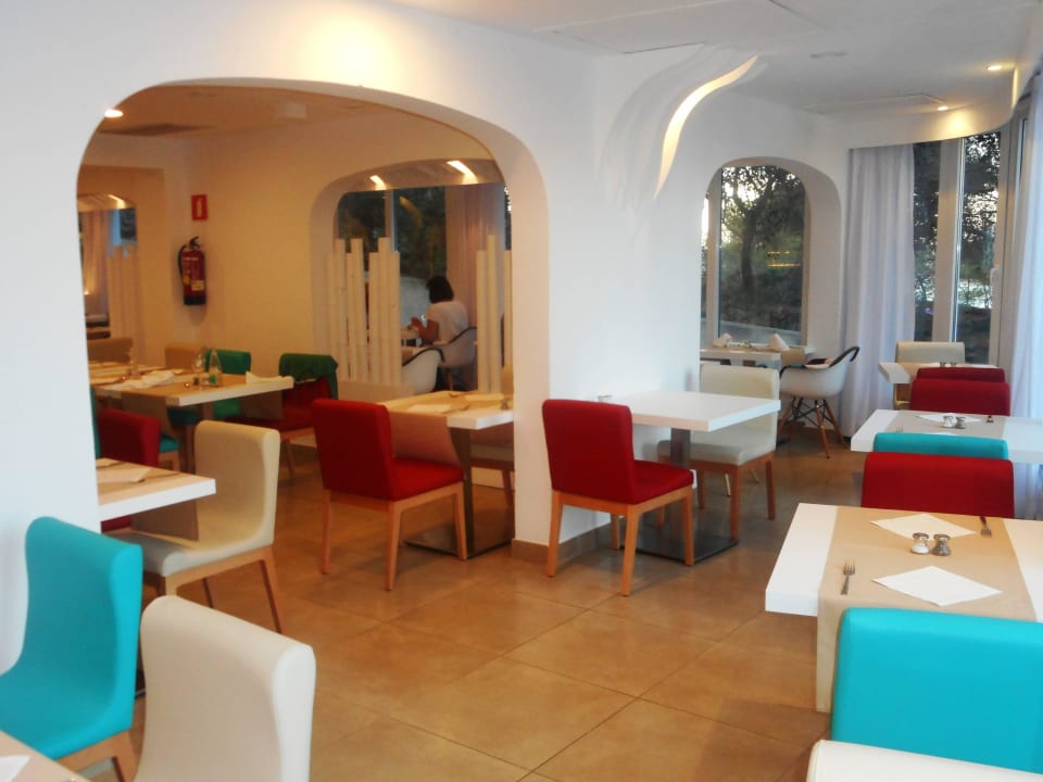 Restaurant (ehem. Oasis-Gelände) Grupotel Ibiza Beach Resort