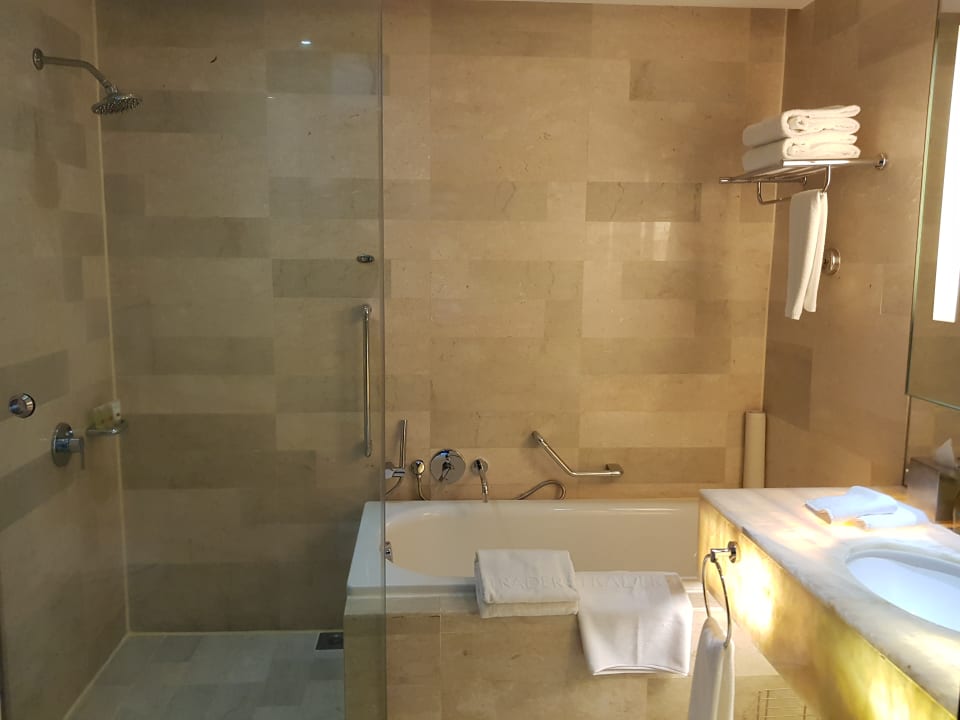 Zimmer Hotel Traders Kuala Lumpur