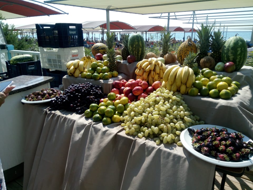 Strand Well Palace Side