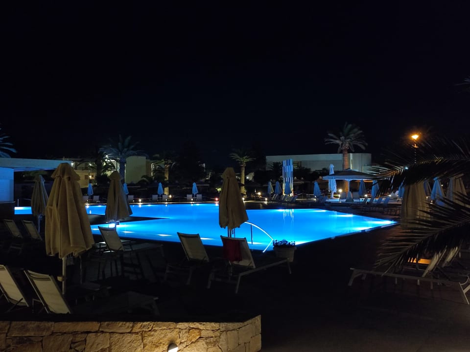 Pool Anissa Beach & Village