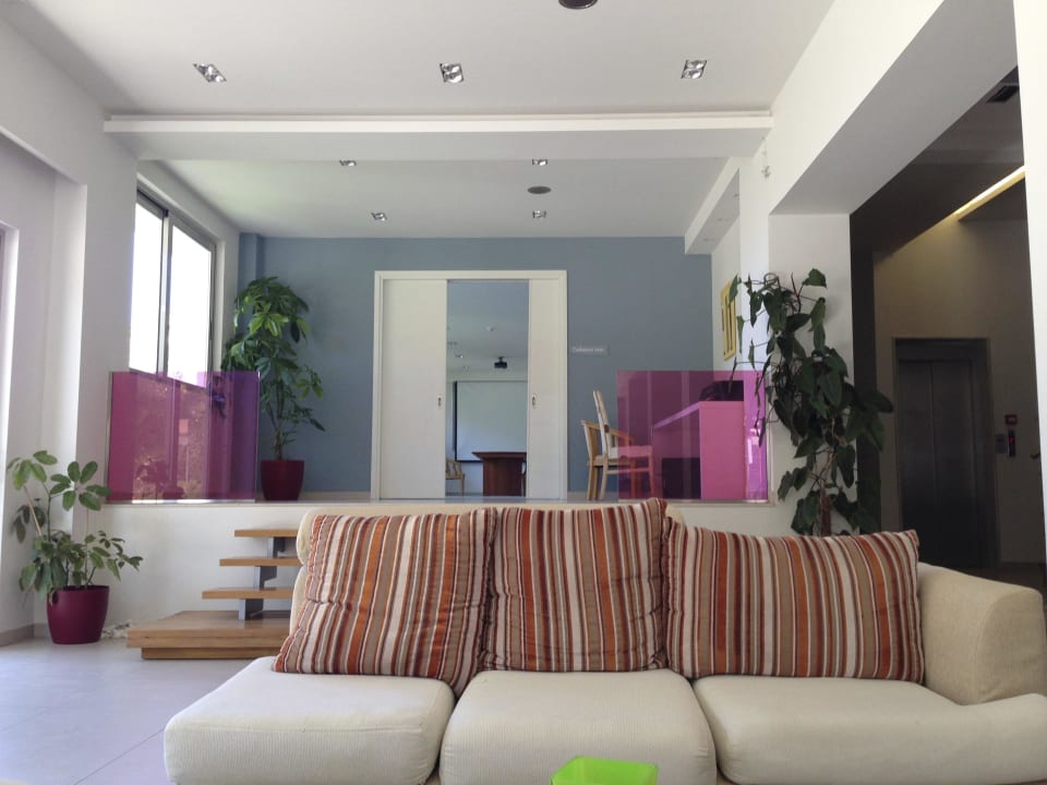 Aufenthaltsbereich in der Lobby Matala Bay Hotel & Apartments