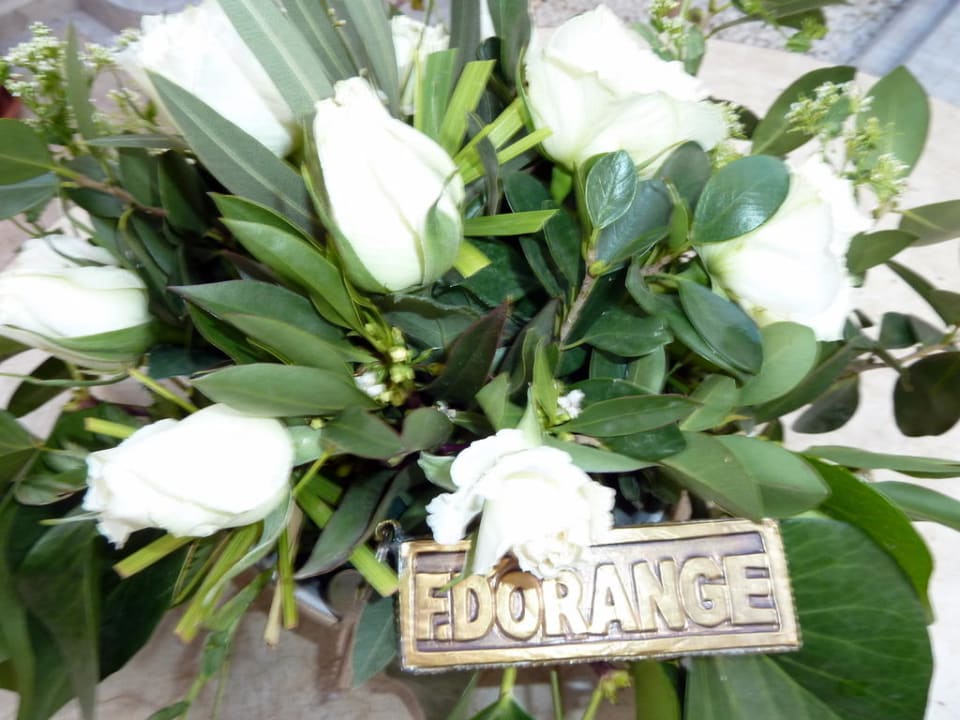 Unser Zimmerschlüssel liebevoll in Rosen gebettet Riad Kheirredine