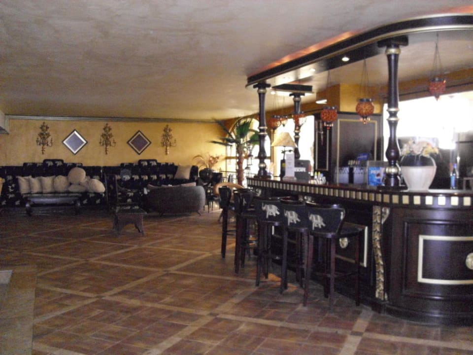 Bar im 1.Stock Imperial Palace Hotel