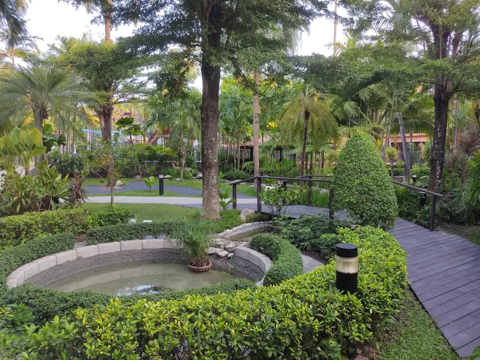 Gartenanlage Courtyard by Marriott Phuket, Patong Beach Resort