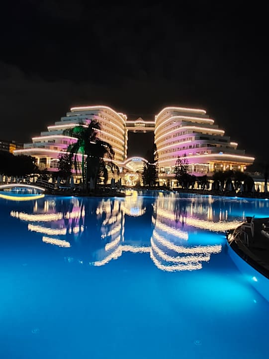 Pool Hotel Miracle Resort