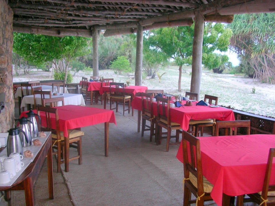 Freiluftrestaurant Emayani Beach Lodge