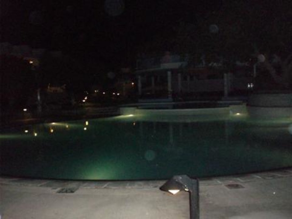Pool bei Nacht Cyprotel Faliraki