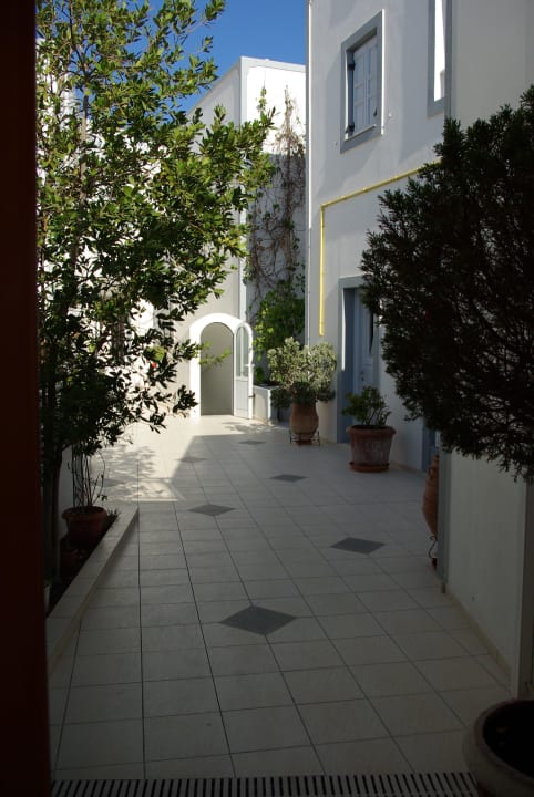 Innenhof zum Nebengäude Hotel Glaros