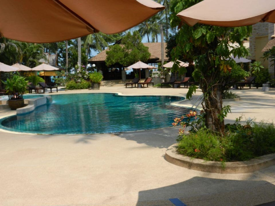 Pool in Restaurantnähe The Fair House Beach Resort