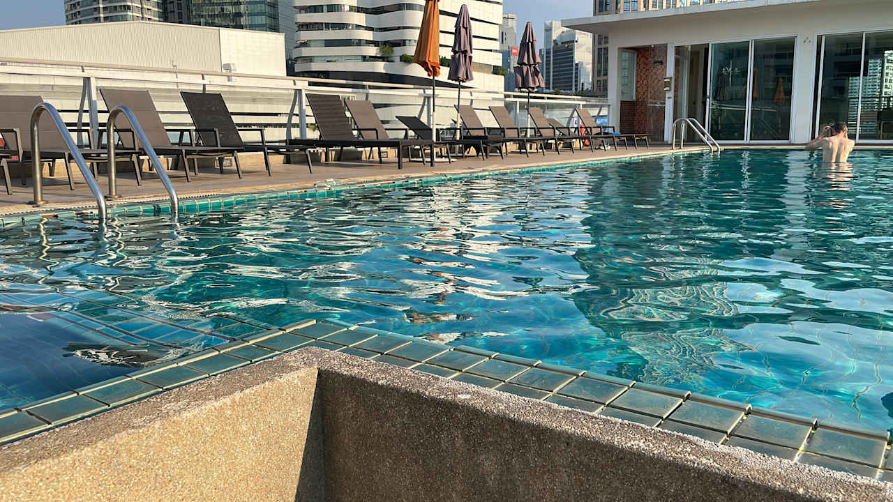 Pool Hotel Bless Residence Bangkok