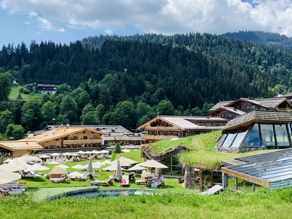 Außenansicht Biohotel Stanglwirt