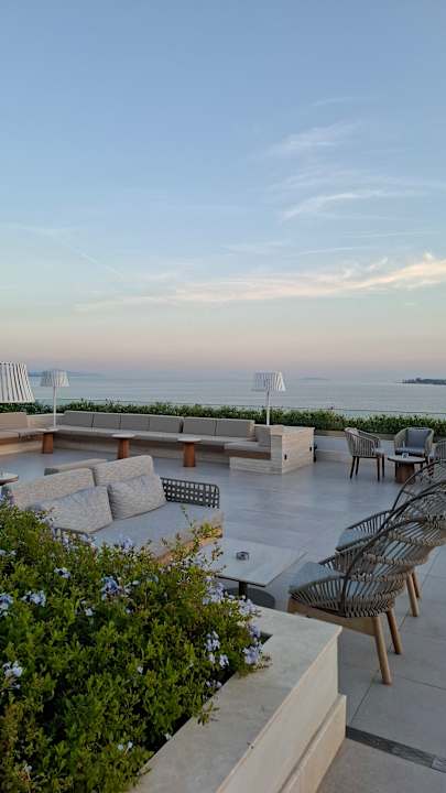 Lobby Anda Barut Collection