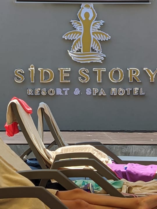 Pool Side Story Resort & Spa