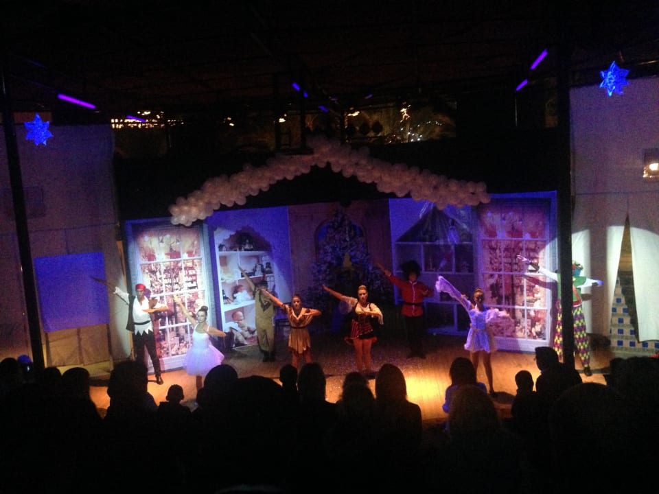 Animation im Theater Jaz Makadi Oasis Resort