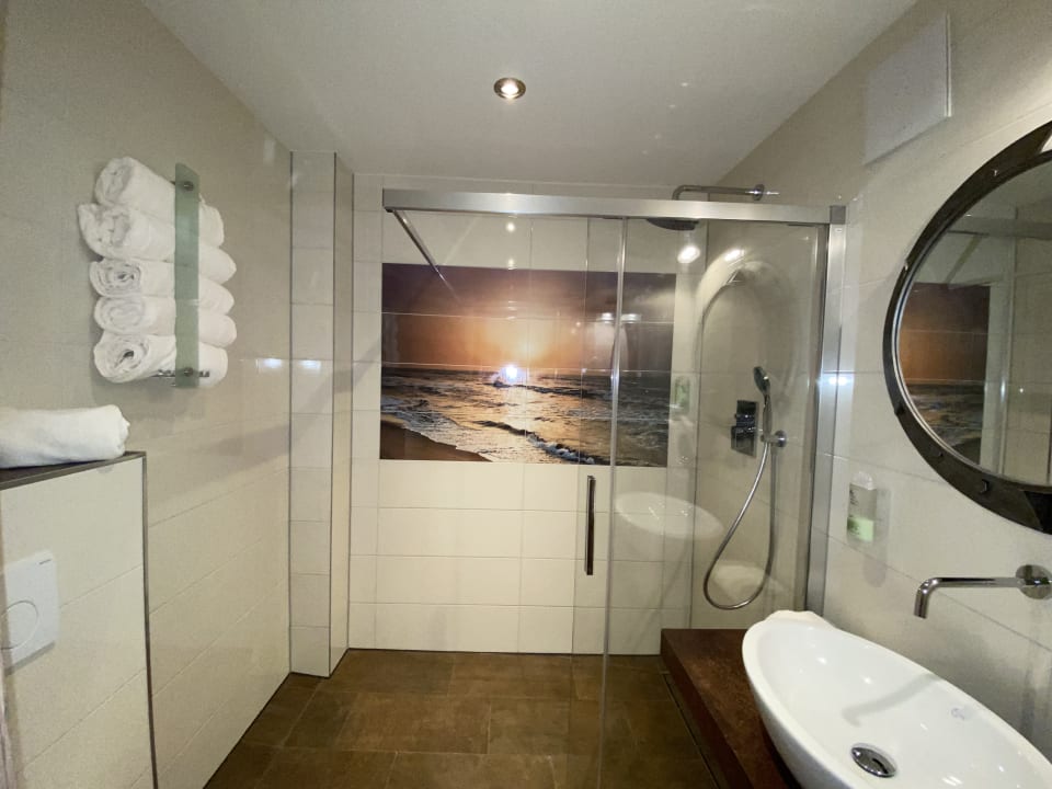 Zimmer AVALON ideal gelegen zwischen Europapark und Rulantica