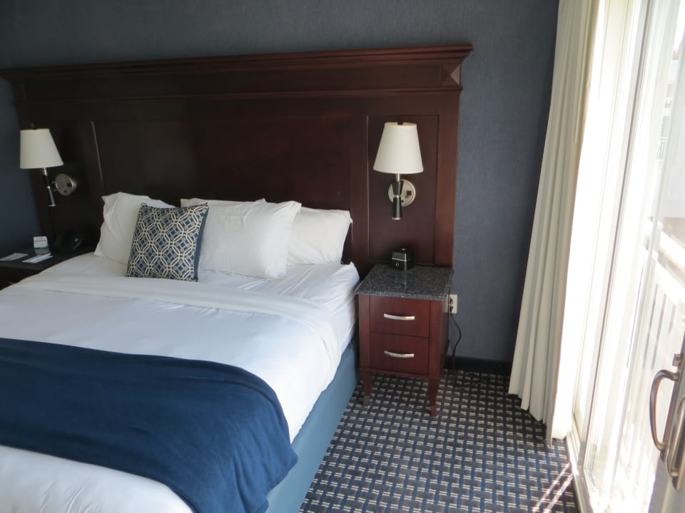 Zimmer Newport Beach Hotel & Suites