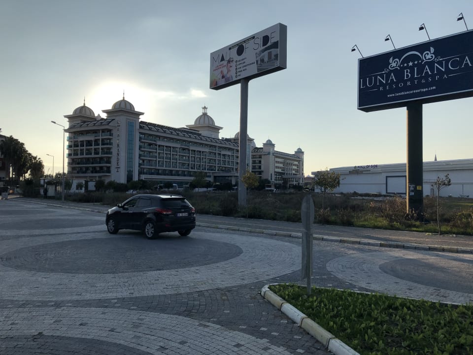 Außenansicht Port Side Resort Hotel