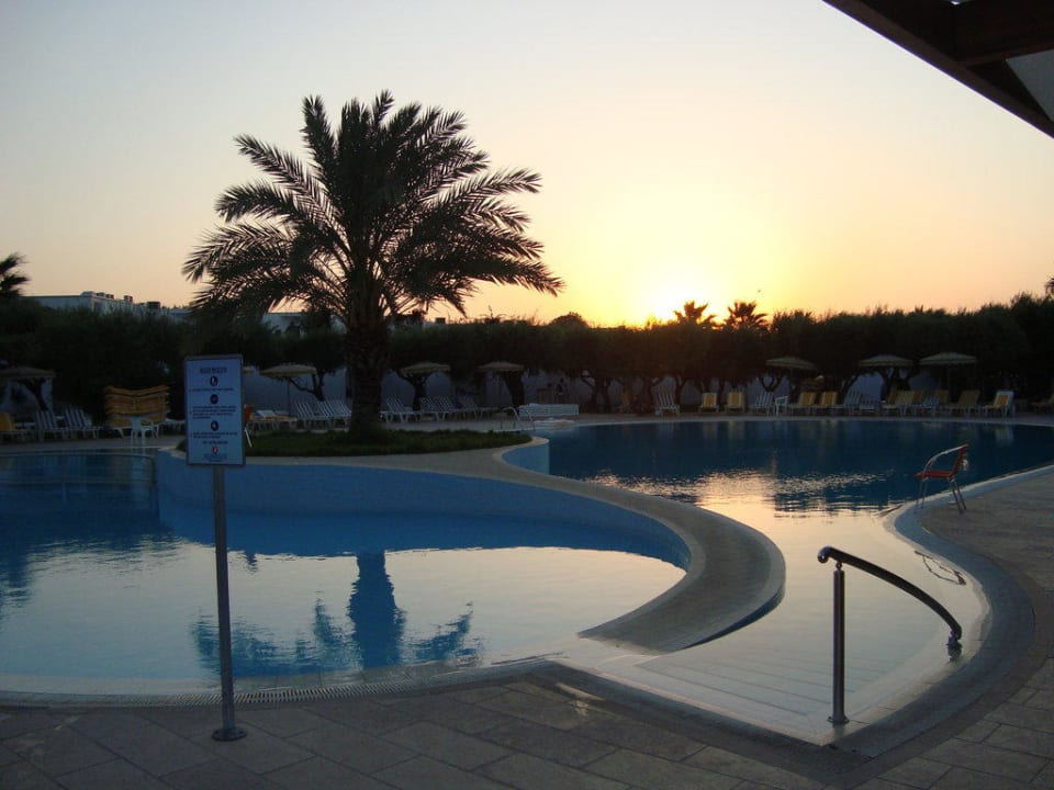 Pool bei Nacht einfach traumhaft TUI KIDS CLUB Alex Beach